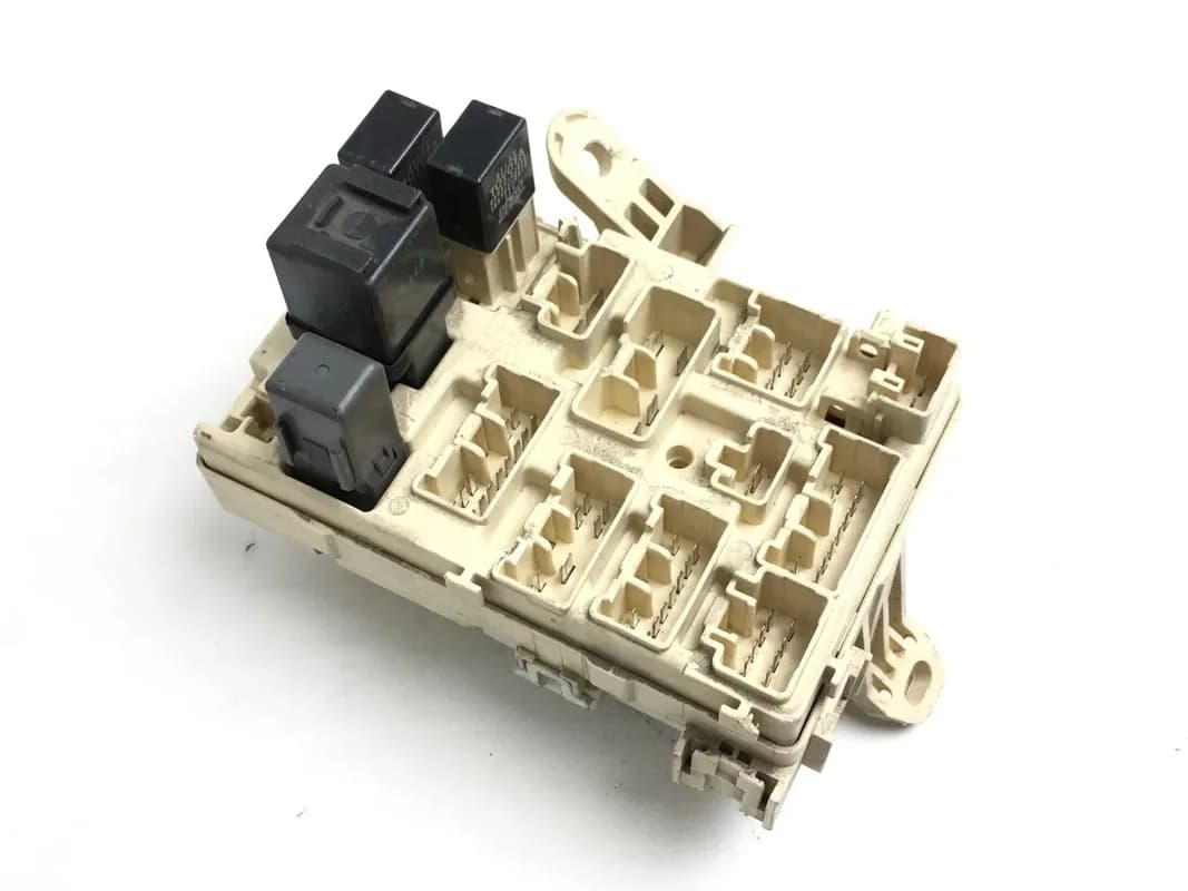Caja fusibles Toyota J90 82641-60020 - Foto 1