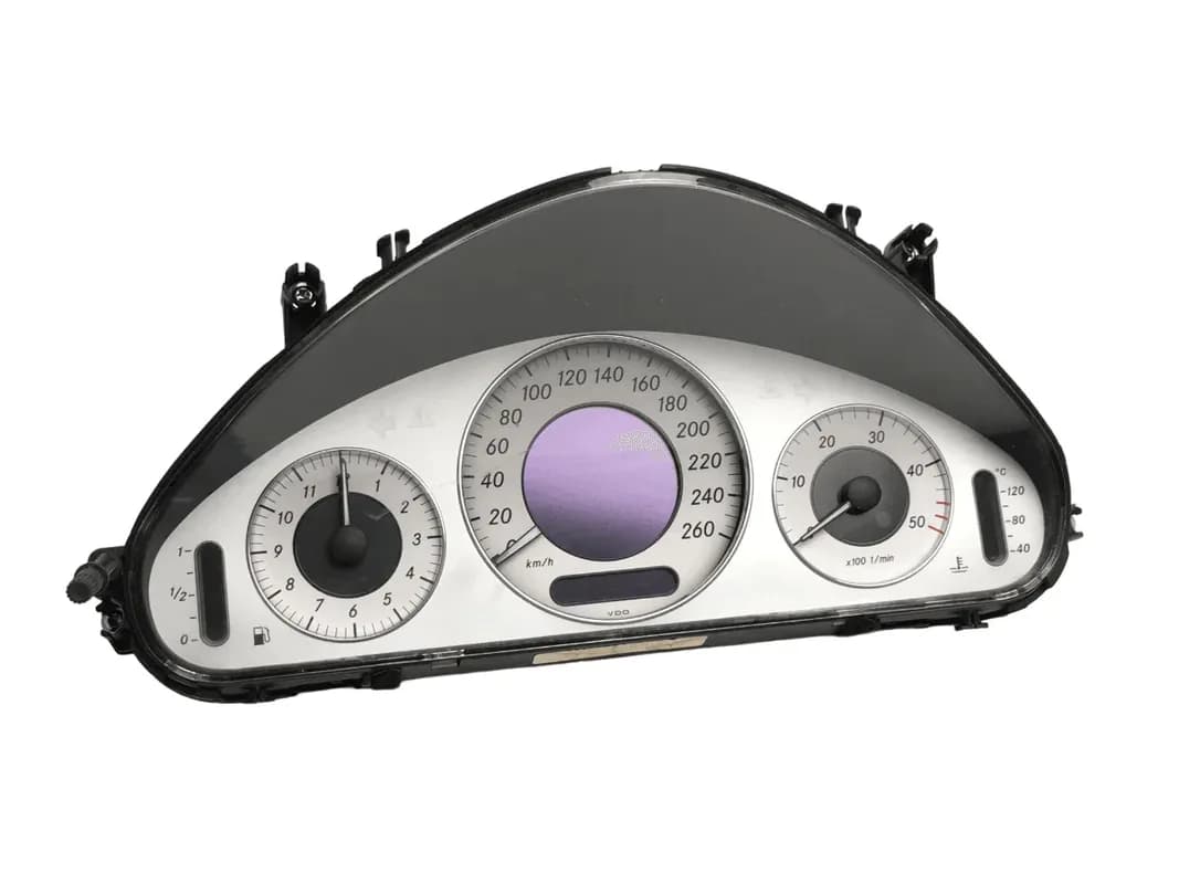 Cuadro instrumentos Mercedes A2115405711 - Foto 1