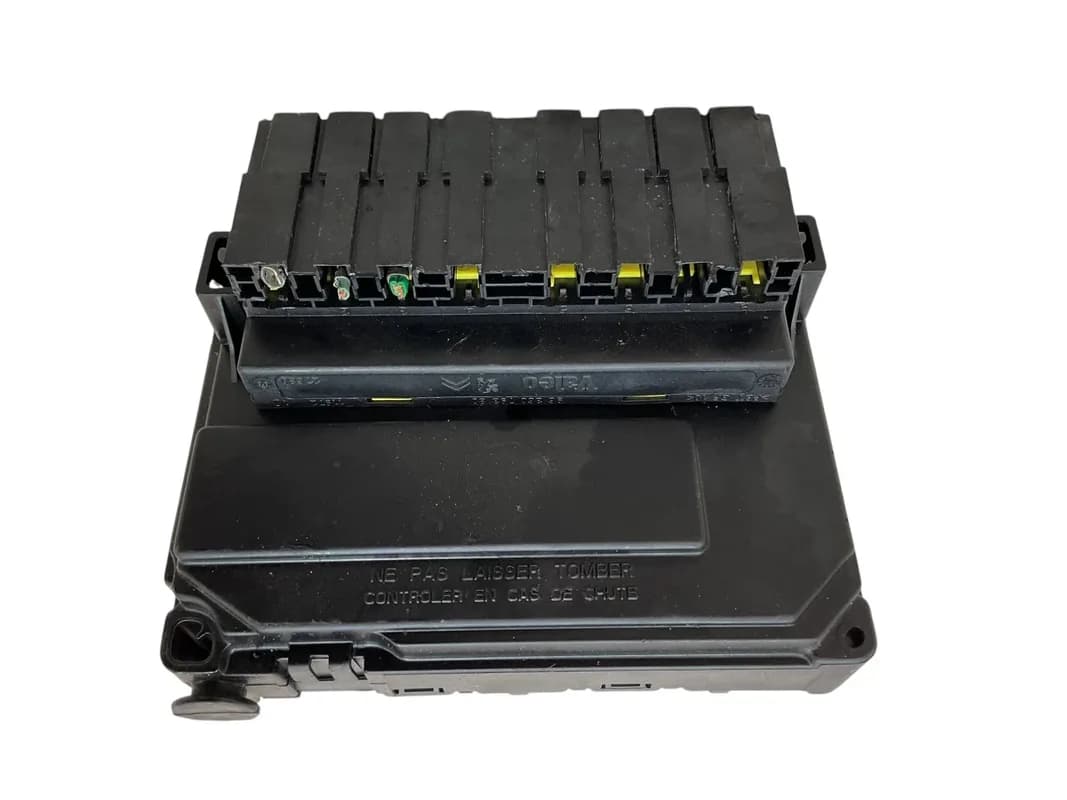 Caja Fusibles Peugeot 307 Citroen C4 I - Foto 1
