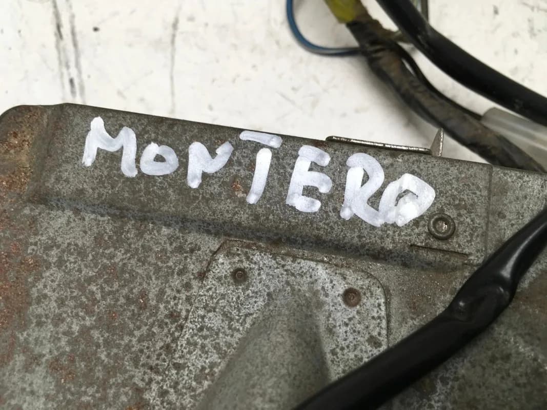 Cenicero Mitsubishi Montero - Foto 3