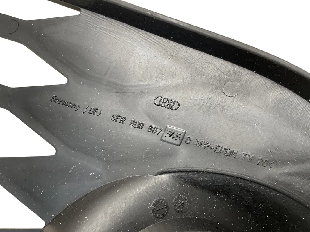 Rejilla paragolpes del izq Audi 8D0807345Q - Foto 3