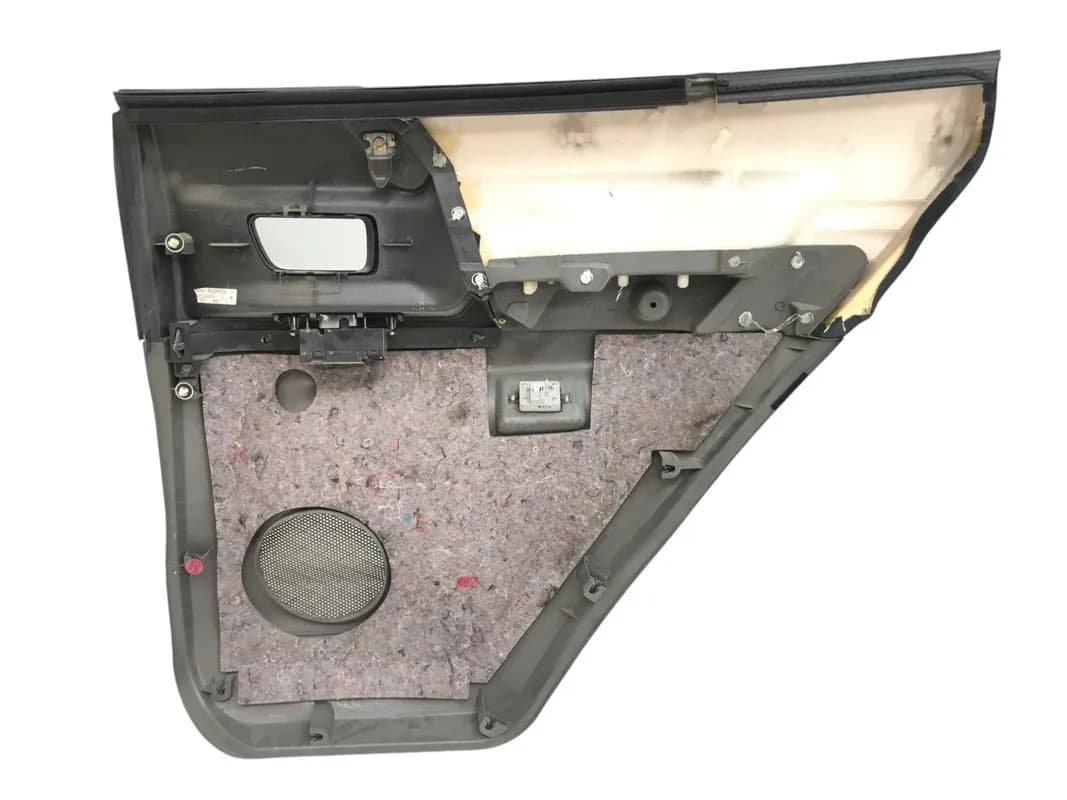 Panel puerta tra izq Mitsubishi Montero III - Foto 2