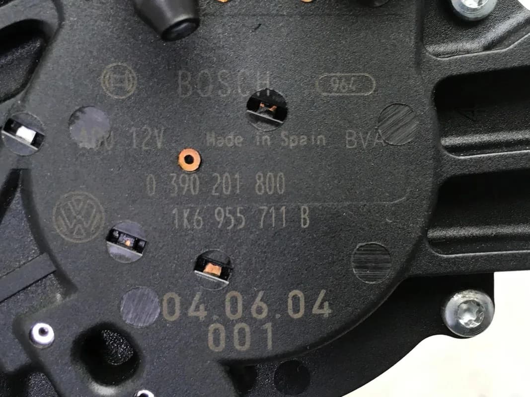 Motor limpia trasero VW Golf V y VI - Foto 3