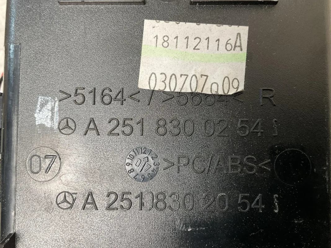 Rejilla aire dcha Mercedes R 2004-2013 - Foto 6