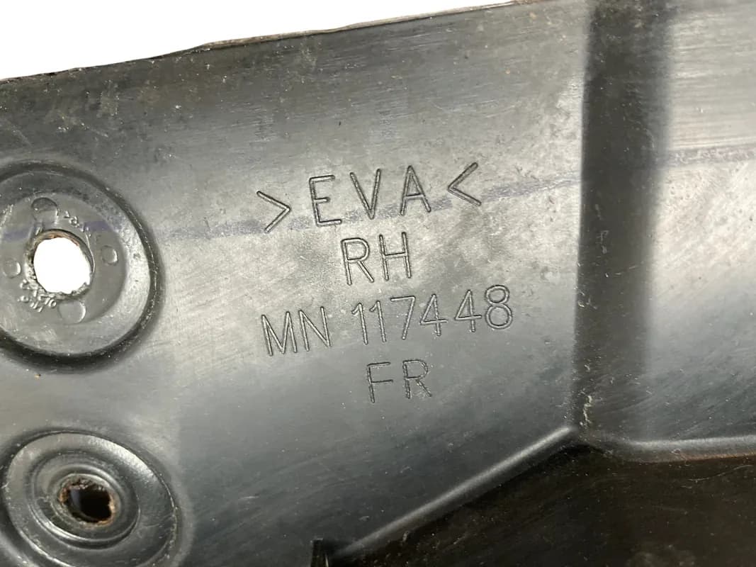 Guardabarros del dcho Mitsubishi L200 05-15 - Foto 4