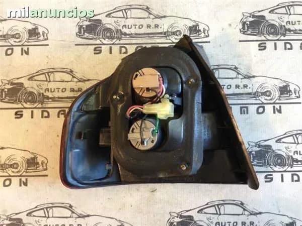 Piloto trasero derecho subaru legacy - Foto 2
