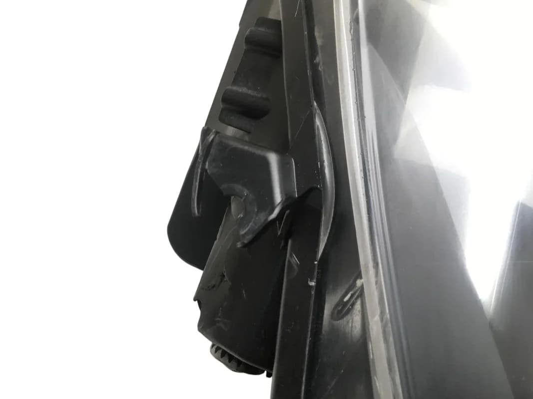 Faro izquierdo Toyota Yaris III Hibrido Fase 3 - Foto 5