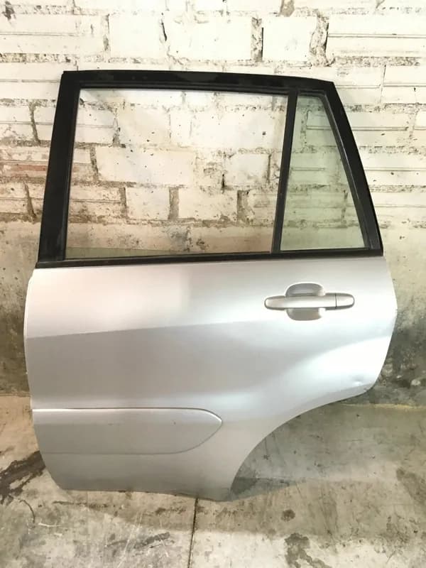 Puerta tra izq Toyota Rav4 II Fase 2 - Foto 1