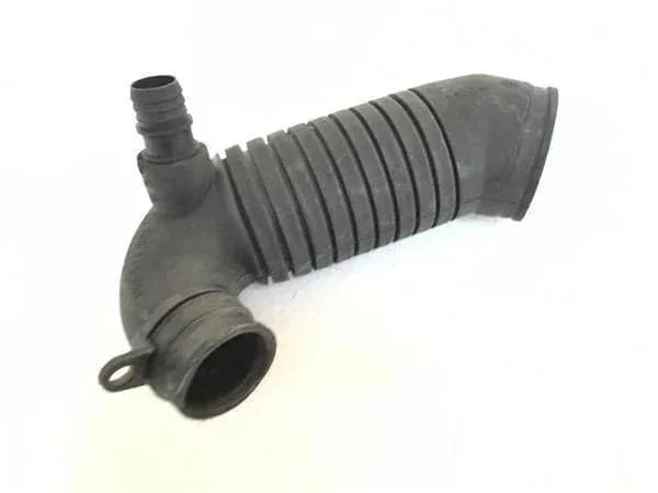 Tubo admision VW Audi 8d0129615f - Foto 1