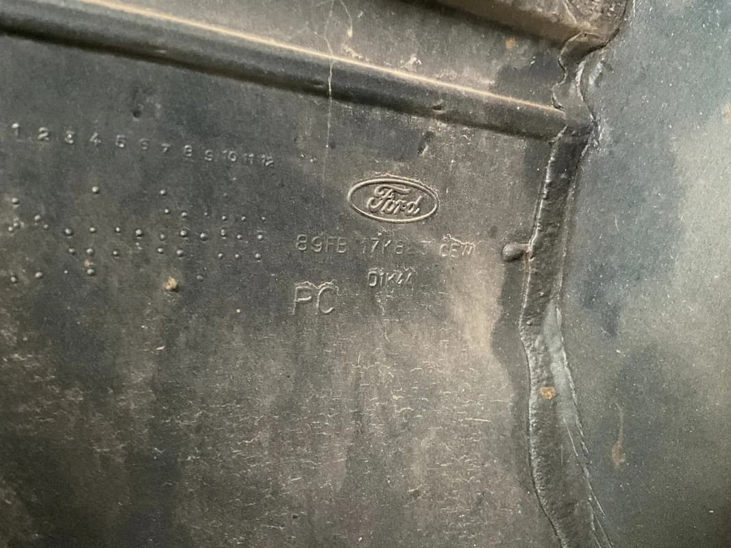 Paragolpes Trasero Ford Fiesta 89-95 - Foto 6