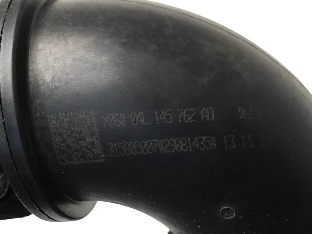 Tubo intercooler VW 04L145762AD - Foto 4