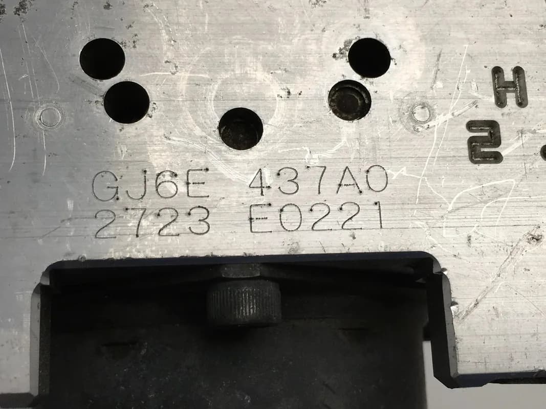 Unidad ABS Mazda GJ6E437A0 - Foto 7