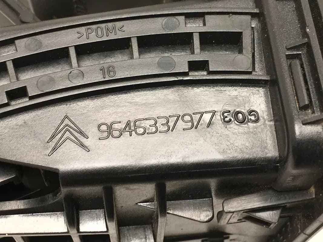 Rejilla derecha salpicadero Citroen C4 1 - Foto 4
