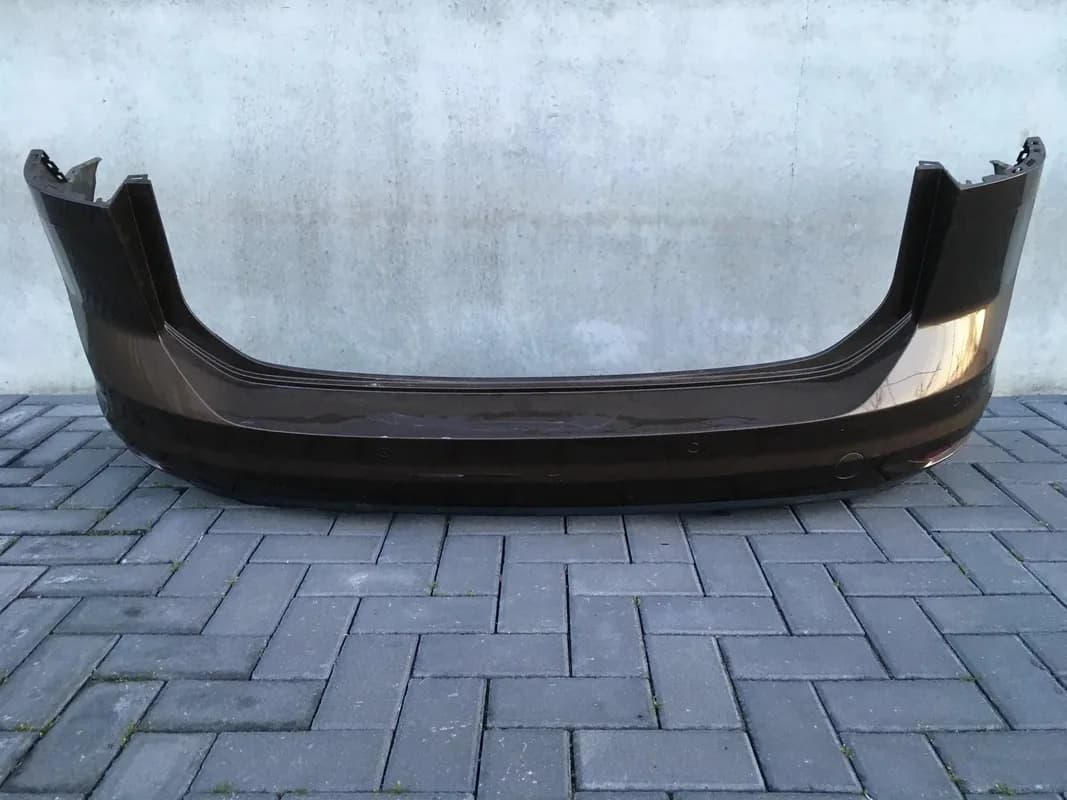 Paragolpes trasero VW Touran II 5T - Foto 3