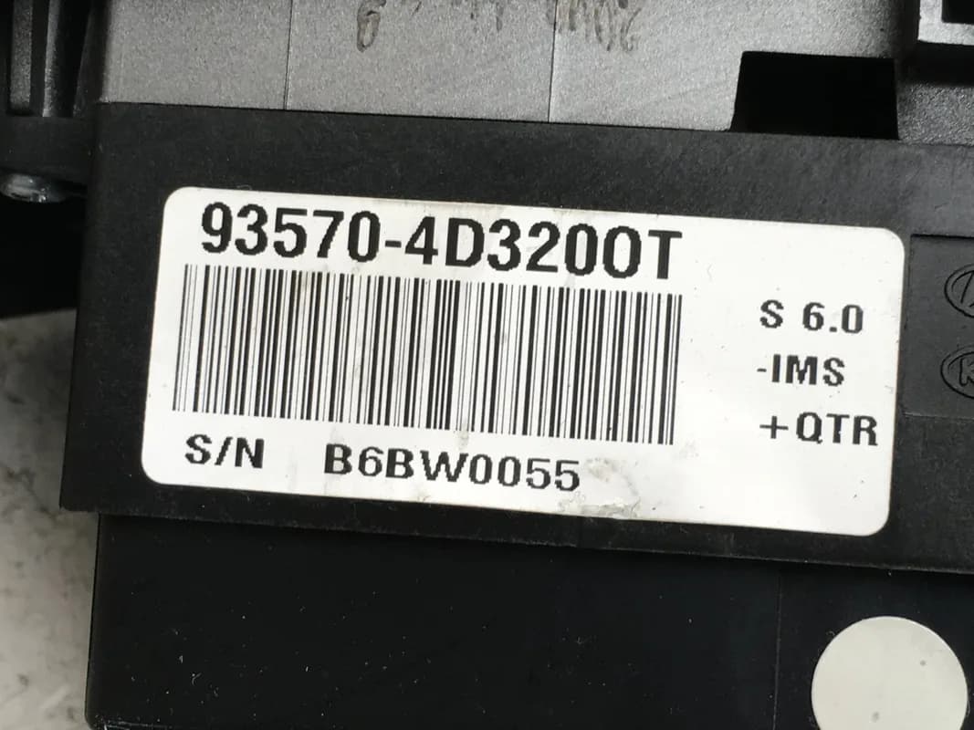 Mando Elevalunas del izq Kia Carnival II - Foto 4