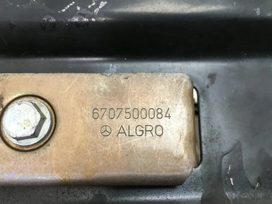 Travesaño porta cerradura capo Mercedes W901 - Foto 5