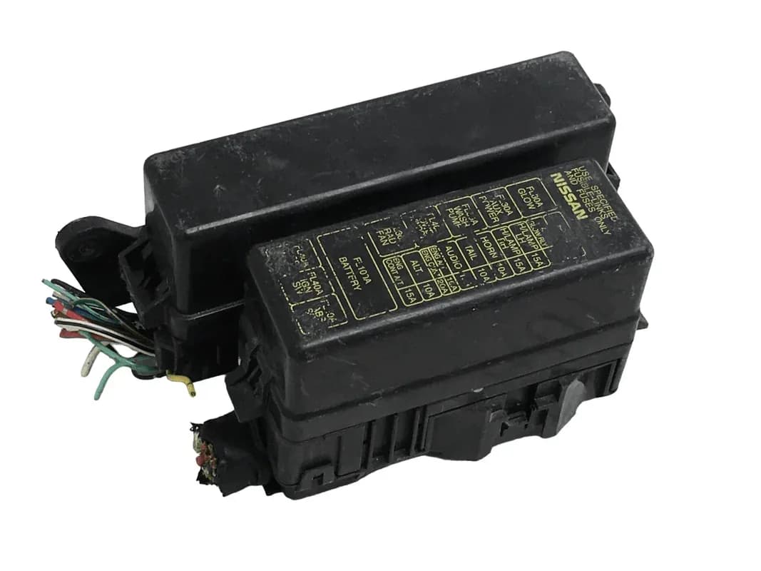 Caja fusibles Nissan Terrano II R20 - Foto 1