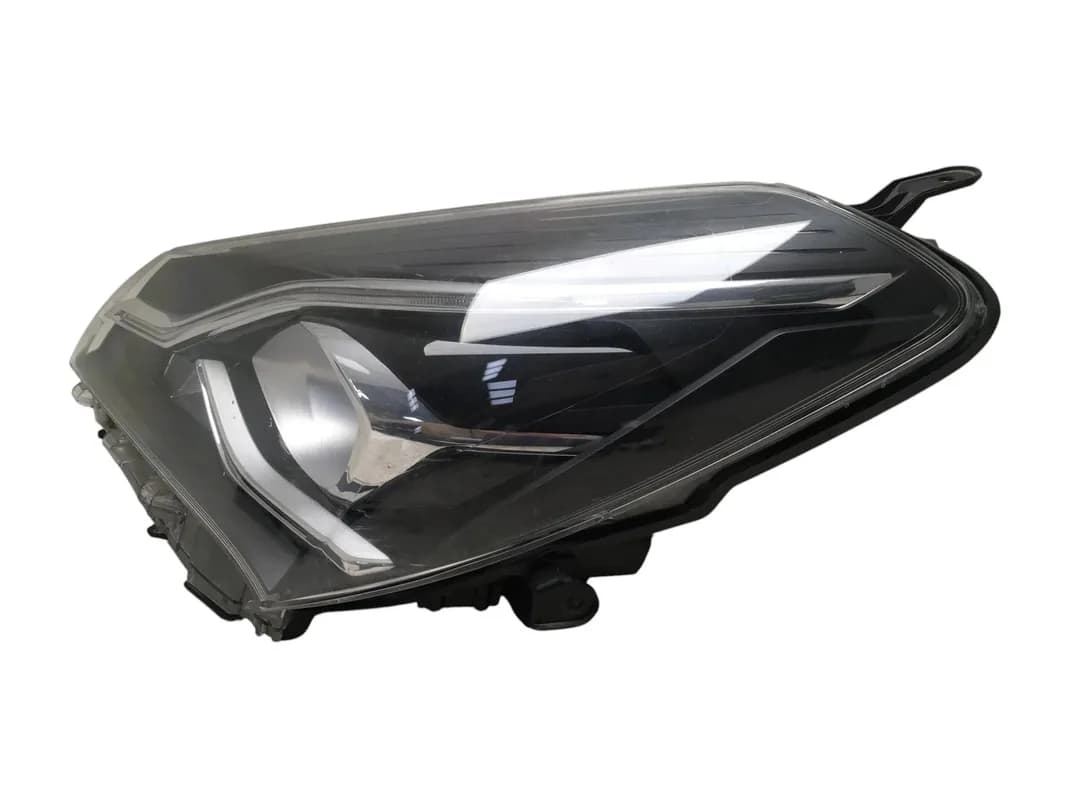 Faro izq Toyota Yaris P13 Hibrido Fase 3 - Foto 2