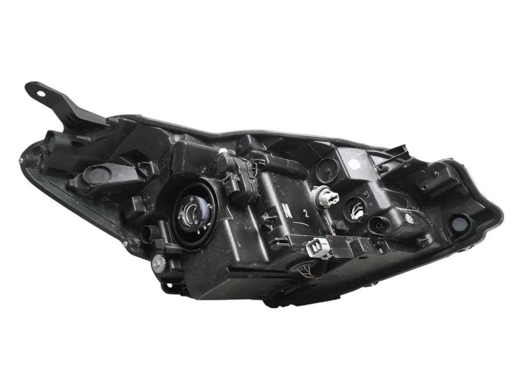 Faro izq Toyota Yaris P13 Hibrido Fase 3 - Foto 5