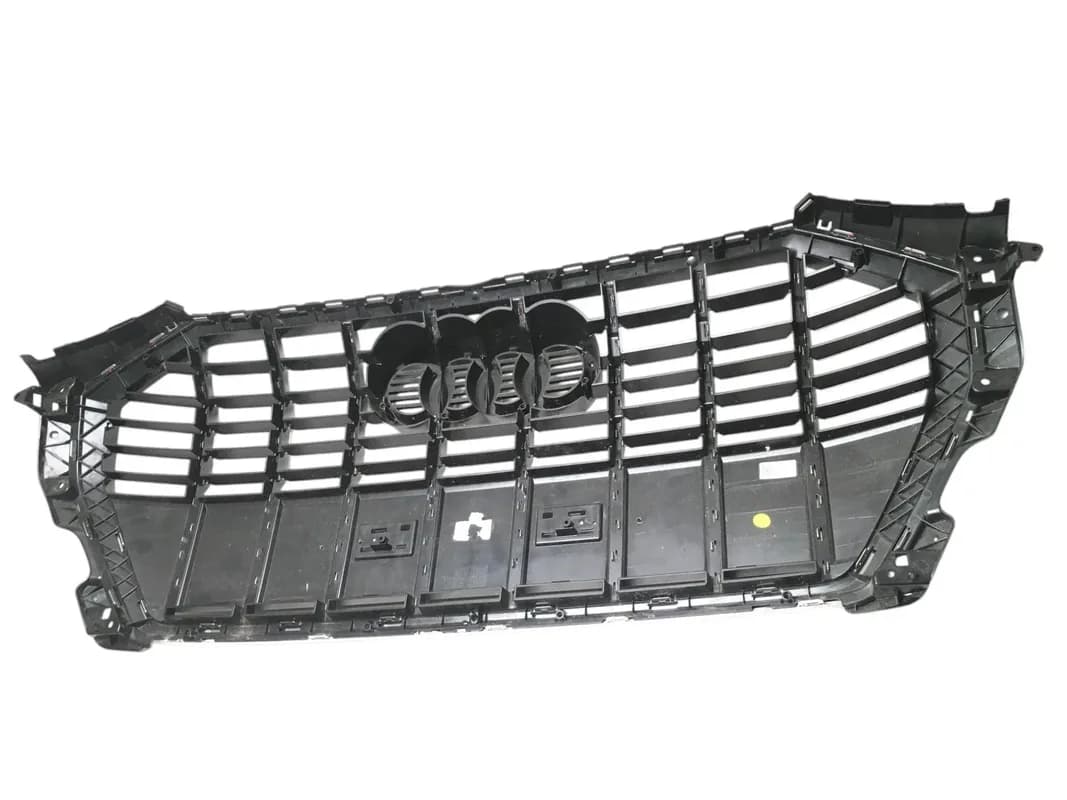 Rejilla radiador Audi Q3 F3 - Foto 3