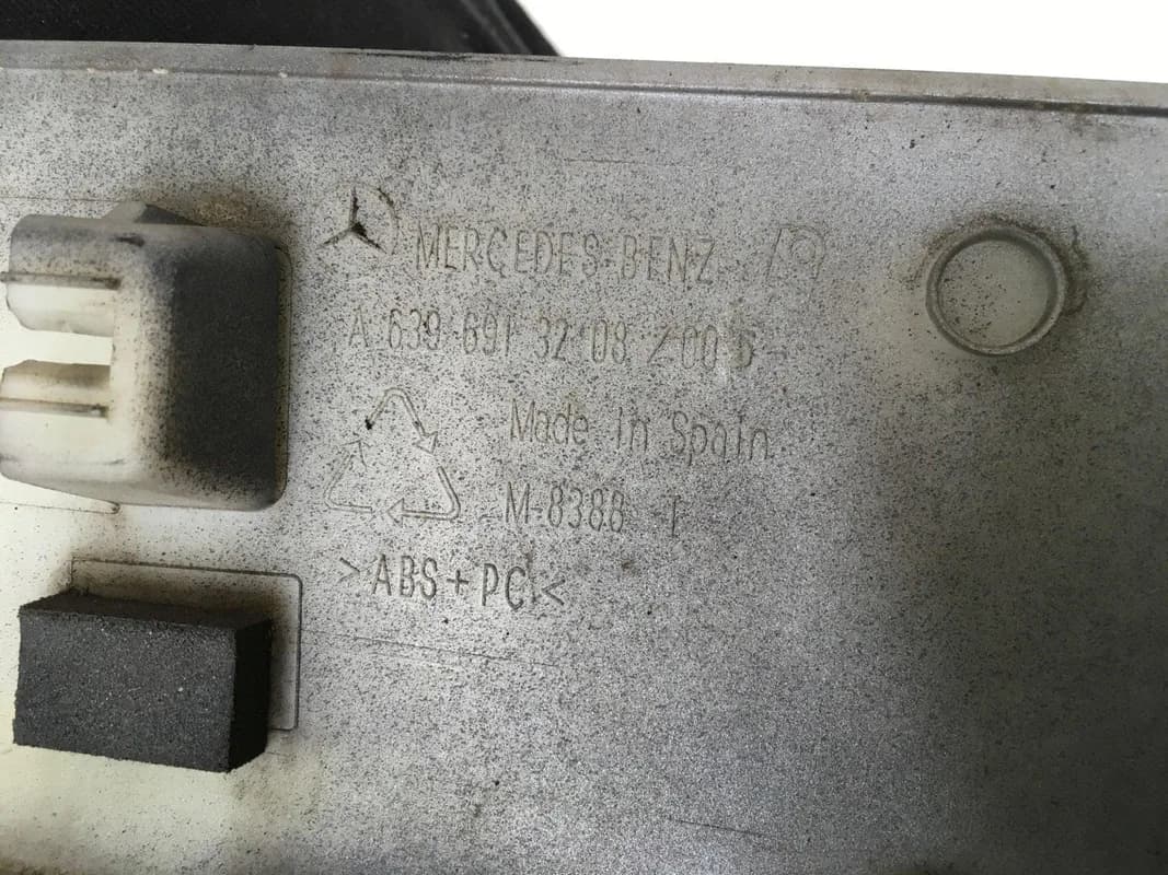 Moldura izquierda Mercedes Viano - Foto 4