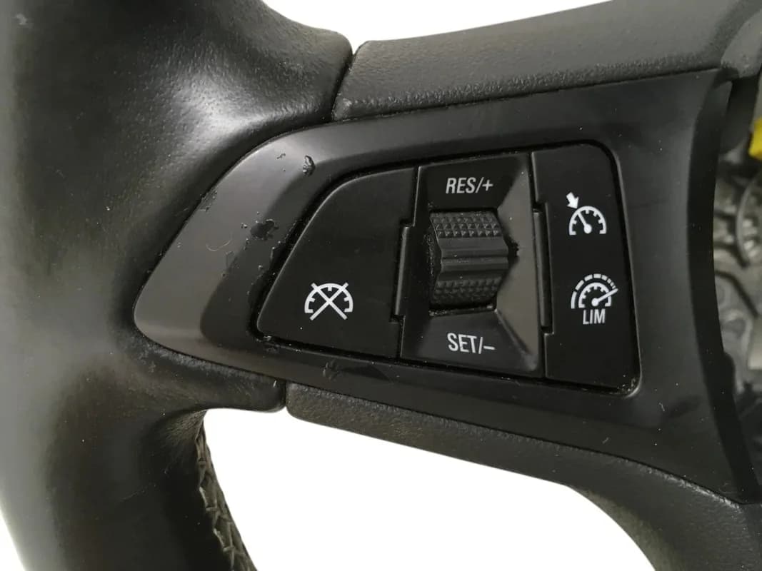 Volante Opel Corsa E - Foto 5