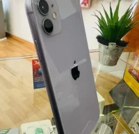 iPhone 11 64 GB Morado GARANTIA