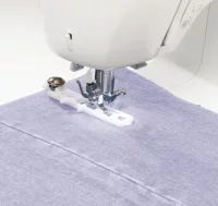 Máquina de coser Stylist blanca F9100
