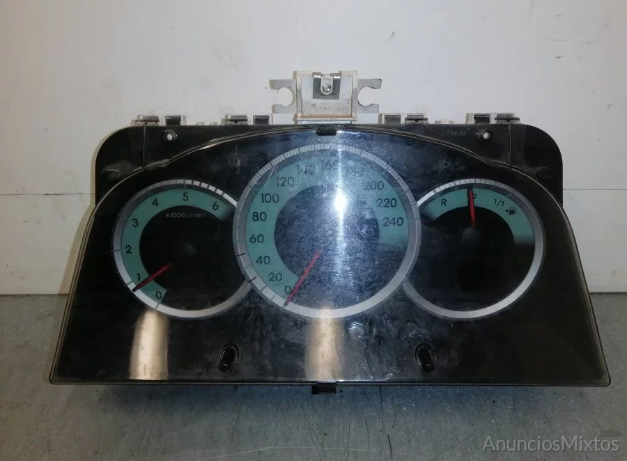 Cuadro instrumentos toyota corolla verso