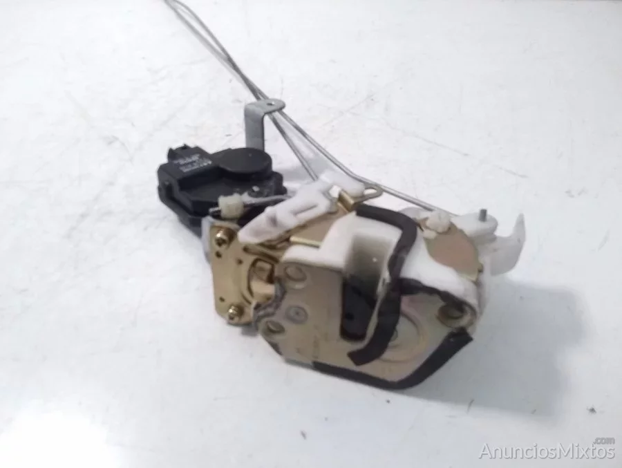 Cerradura puerta trasera derecha mitsubishi monte