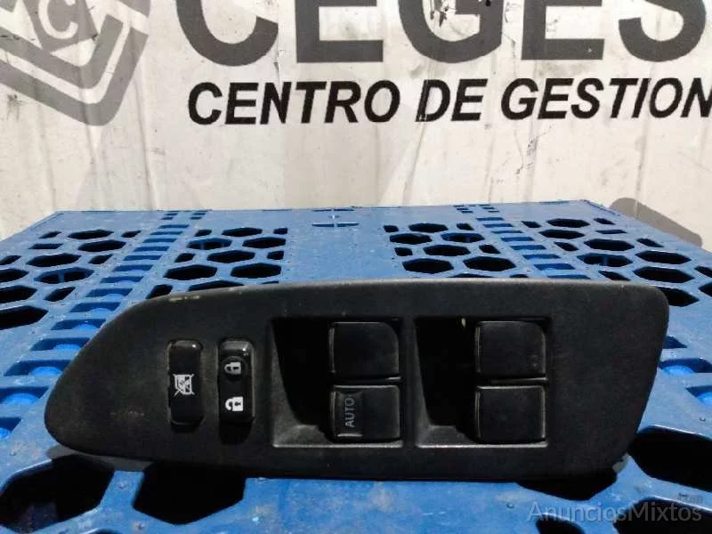 Mando elevalunas delantero izquierdo toyota corol
