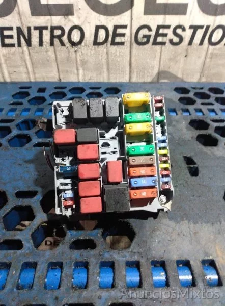 Caja reles / fusibles seat leon st