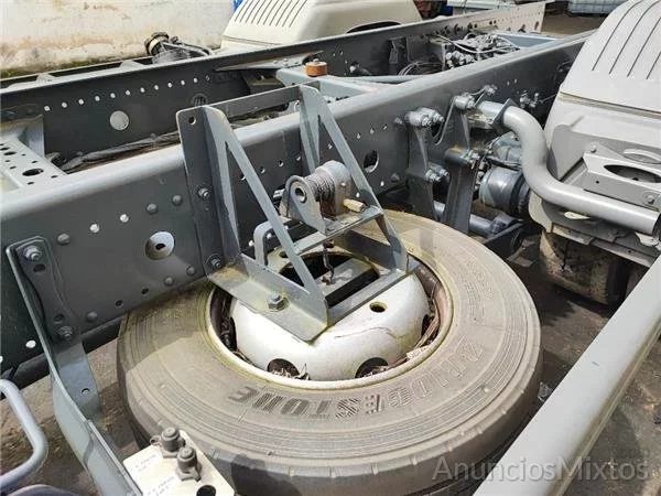 Soporte rueda repuesto mercedes-benz atego 2 4-ci