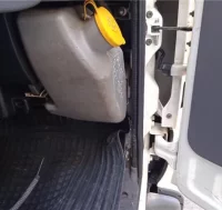 Deposito limpia parabrisas nissan cabstar e