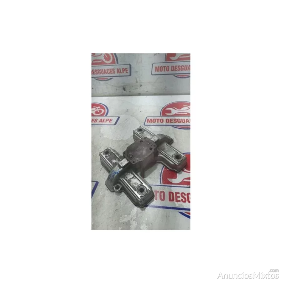 Tapa balancines motor suzuki gs500
