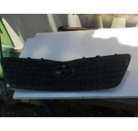 Rejilla delantera toyota corolla hatch ix (e120, e
