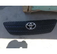 Rejilla delantera toyota corolla hatch ix (e120, e
