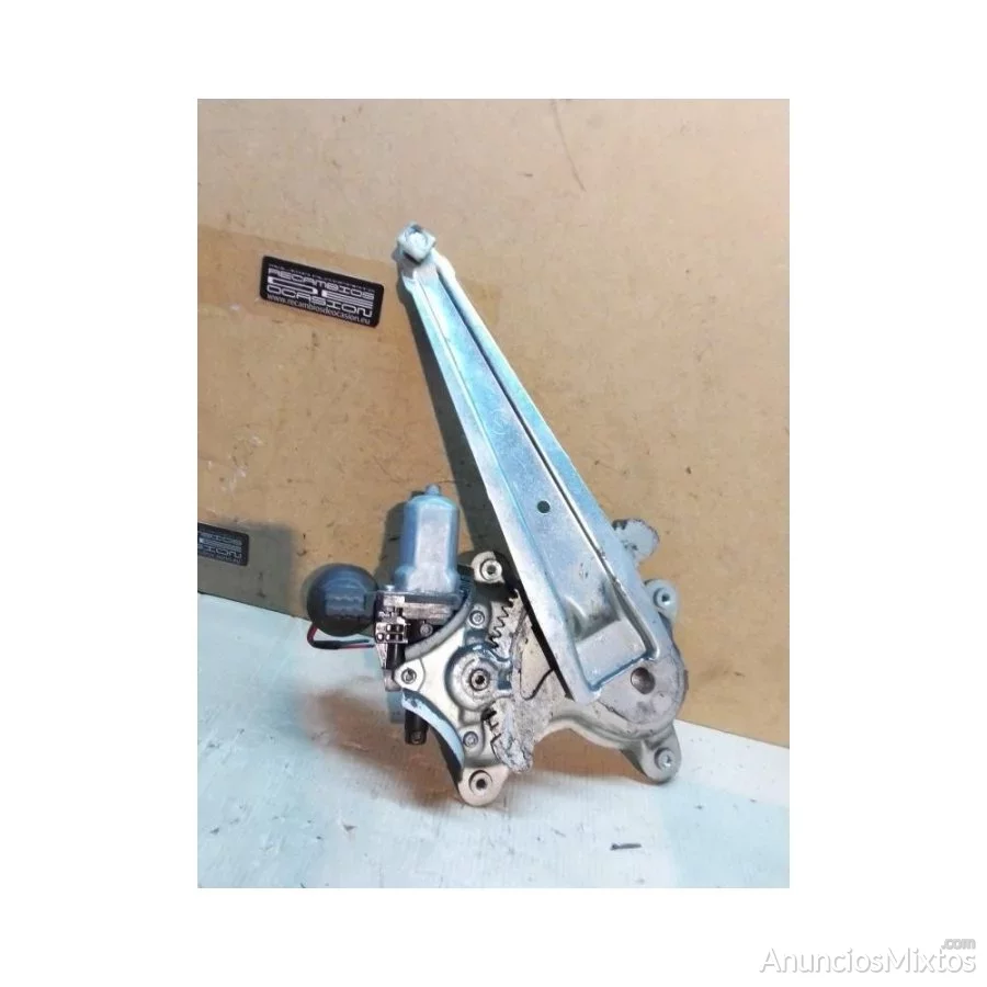 Elevalunas trasero derecho toyota corolla (2005-20