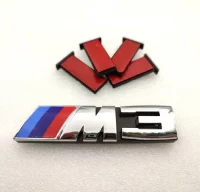 EMBLEMA PARRILLA BMW M3 PLATA MODELO NUEVO P104.3