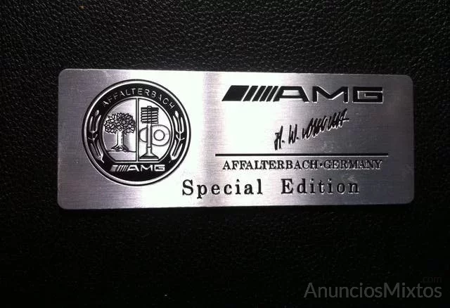 PLACA METALICA AMG SPECIAL EDITION BLANCO Y NEGRO