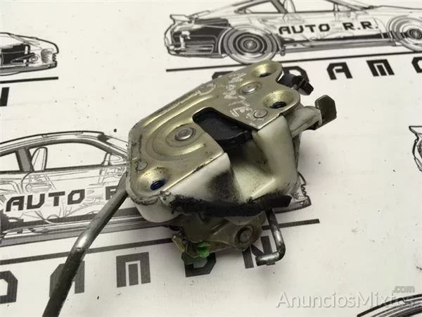 Cerradura derecha Mitsubishi Montero I