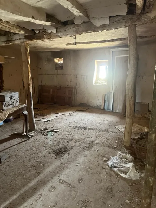 Casa de 6 habitaciones en venta - 23.500 € - 148 m², 6, Venta, 2, Bajo, sur,este,norte, true, true, true, Sin amueblar, No tiene, true, C, 1964, A reformar, 0079301DF3394A0001KX - Tarragona