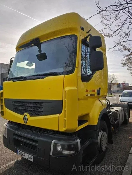 Renault R 420 Turboliner 2013 - 10.900 € - 1100000 km, 2013 - Madrid Renault R 420 Turboliner 2013 - 10.900 € - 1100000 km, 2013 - Madrid