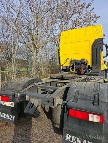 Renault R 420 Turboliner 2013 - 10.900 € - 1100000 km, 2013 - Madrid Renault R 420 Turboliner 2013 - 10.900 € - 1100000 km, 2013 - Madrid