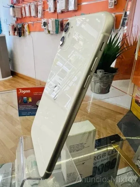 iPhone 11 64 GB Plata GARANTIA - 270 € - Nuevo - Valencia