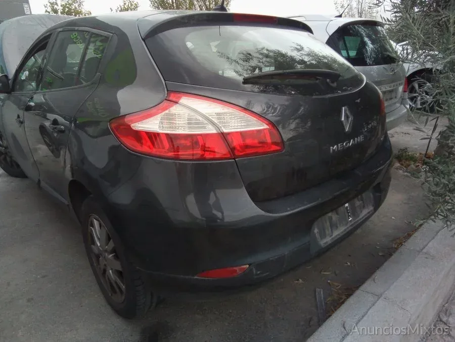 DESPIECE DE RENAULT MEGANE III BERLINA 5 P 1.5 dCi 2010 - Gratis - Usado - Granada DESPIECE DE RENAULT MEGANE III BERLINA 5 P 1.5 dCi 2010 - Gratis - Usado - Granada