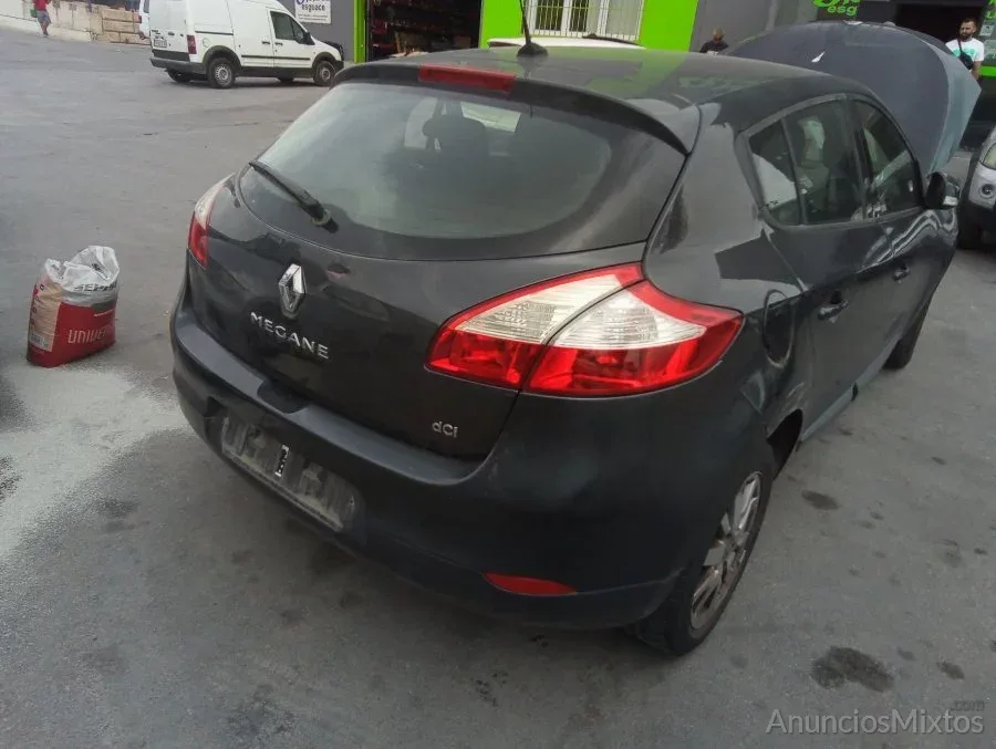 DESPIECE DE RENAULT MEGANE III BERLINA 5 P 1.5 dCi 2010 - Gratis - Usado - Granada DESPIECE DE RENAULT MEGANE III BERLINA 5 P 1.5 dCi 2010 - Gratis - Usado - Granada