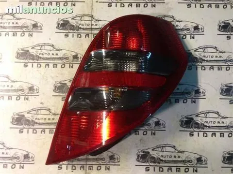 Piloto trasero derecho mercedes a w169 - 40 € - Lleida