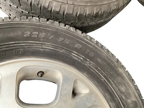 Juego Llantas Jeep GR Cherokee 99-04 - 375 € - 5GT99TRMAA, 100 kg - Lleida