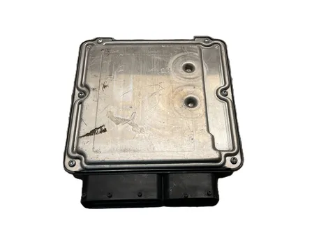 Centralita motor VW Golf V 04-10 - 150 € - 03G906016HJ, 2 kg - Lleida
